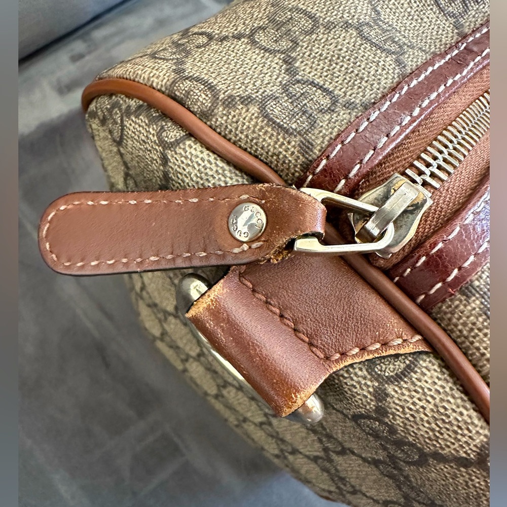 Pre-loved Authentic Gucci Vintage GG Supreme Medium Joy Boston Bag - Picture 4 of 16
